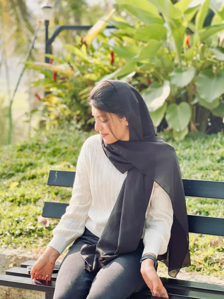 best-digital-marketer-in-palakkad-sitting-in-a-bench